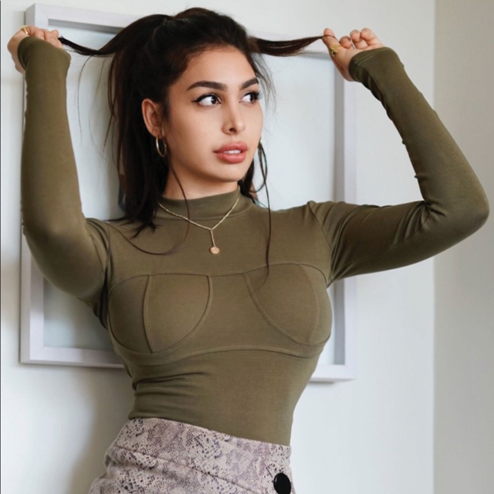 Olive Juice Top HOST PICK 🔥 SALE